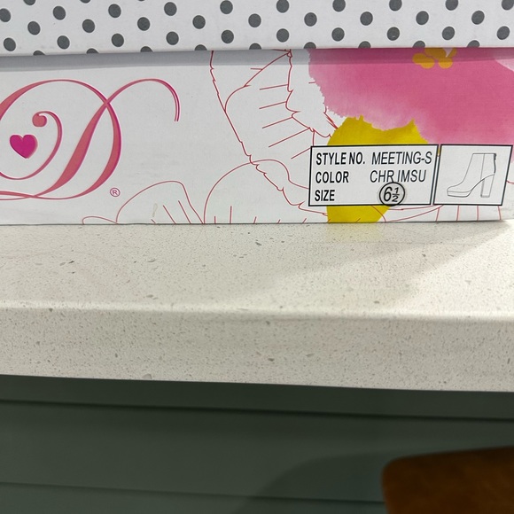 Red booties - Picture 2 of 2